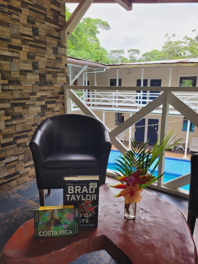 Lizard King Hotel & Suites Puerto Viejo de Talamanca Exteriör bild