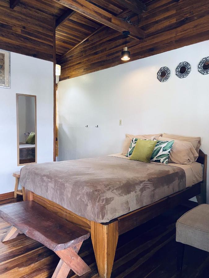 Lizard King Hotel & Suites Puerto Viejo de Talamanca Exteriör bild