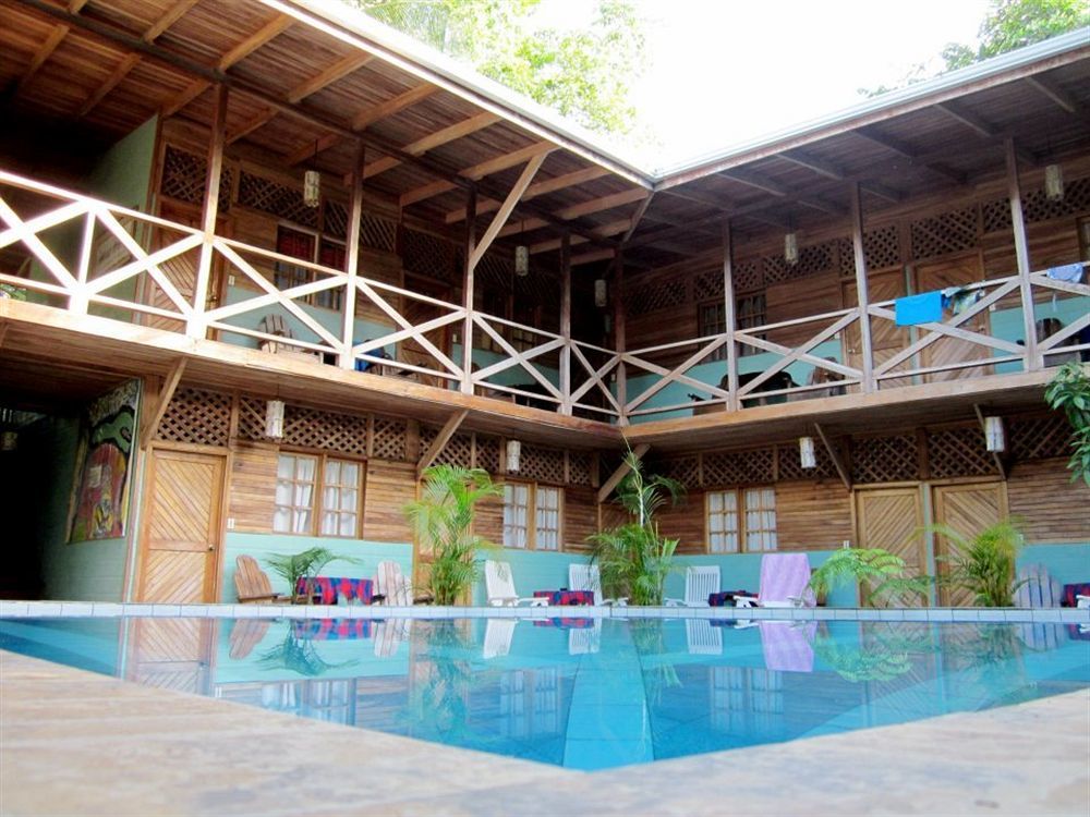 Lizard King Hotel & Suites Puerto Viejo de Talamanca Exteriör bild