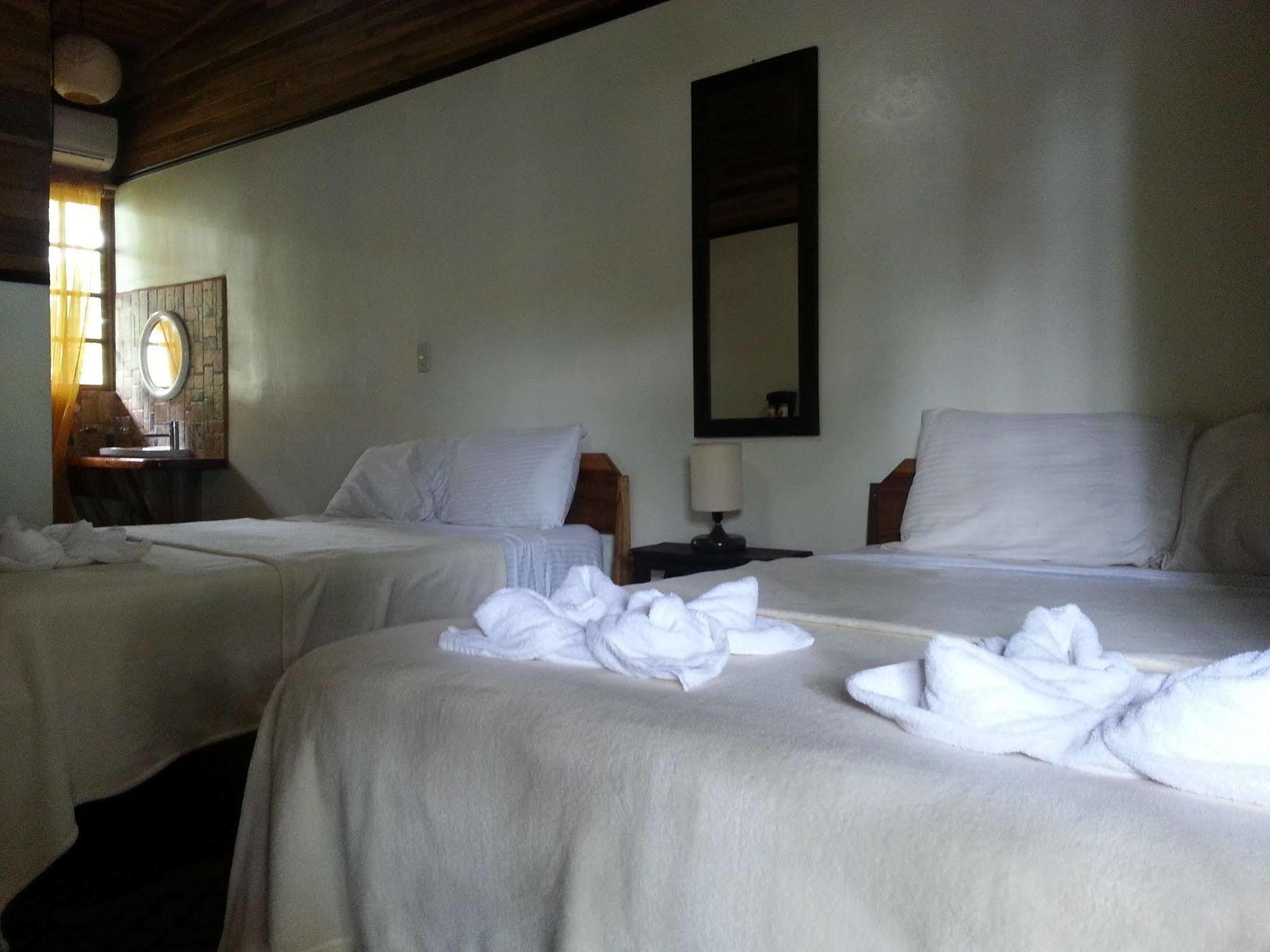 Lizard King Hotel & Suites Puerto Viejo de Talamanca Exteriör bild